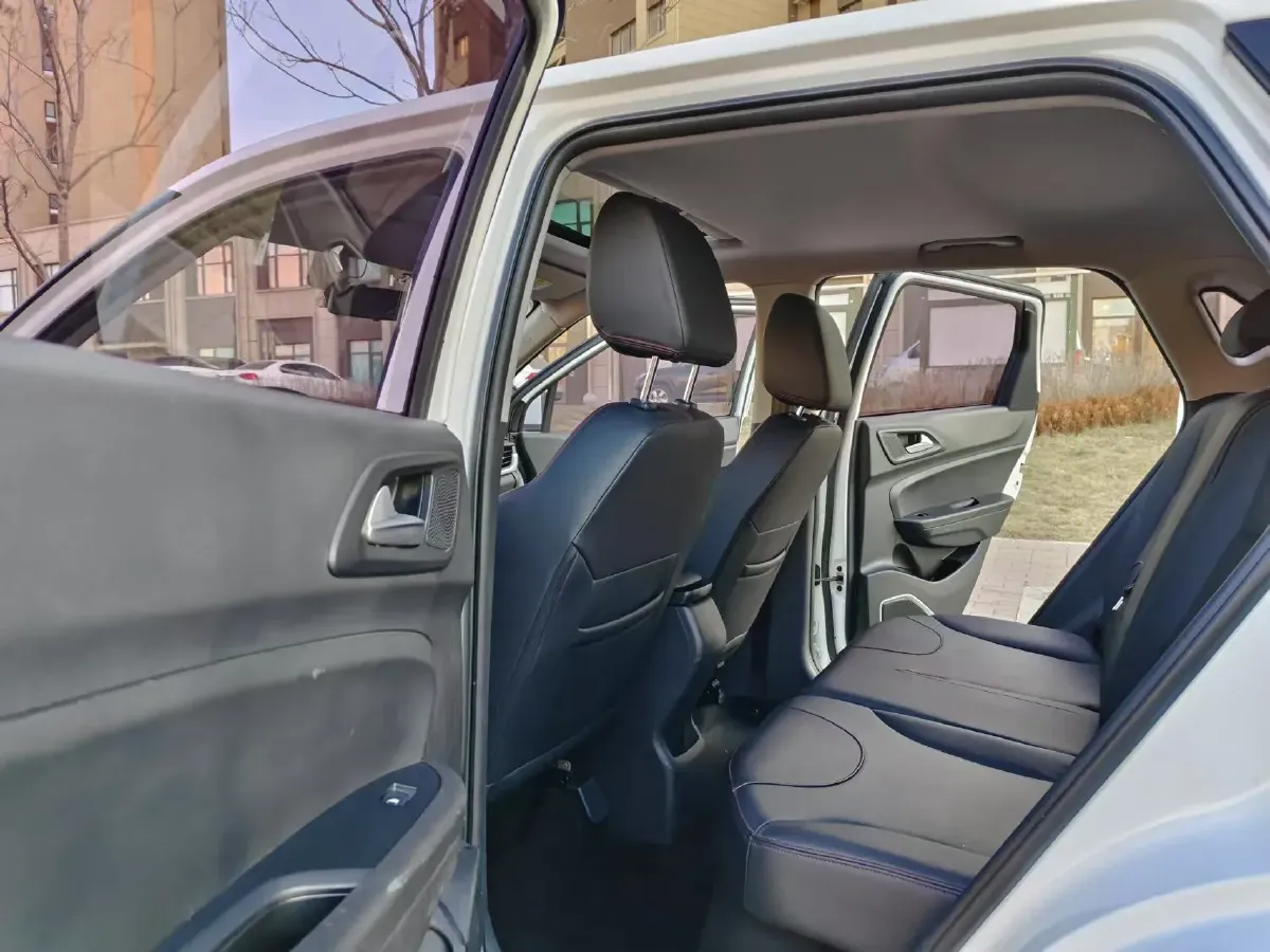 2017 Brilliance Auto V3 1.5L 112HP L4 5AT,autocango,china used car exporter,china ev exporter,chinese used car exporter,chinese used ev exporter