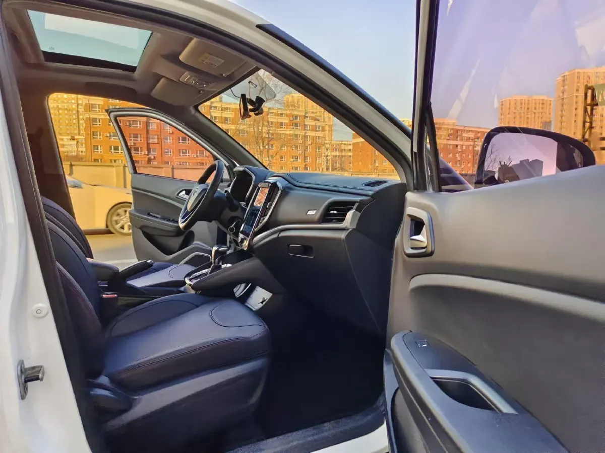 2017 Brilliance Auto V3 1.5L 112HP L4 5AT,autocango,china used car exporter,china ev exporter,chinese used car exporter,chinese used ev exporter