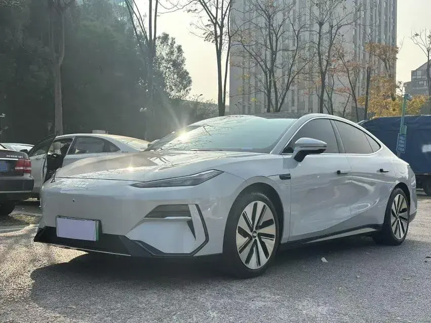 2024 Geely Galaxy E8 BEV 76KWH