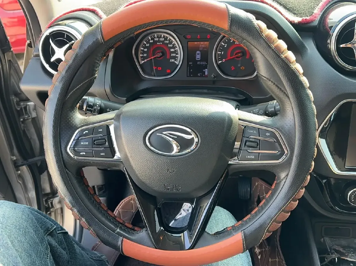 2016 Soueast DX3 1.5L 120HP L4 5MT,autocango,china used car exporter,china ev exporter,chinese used car exporter,chinese used ev exporter