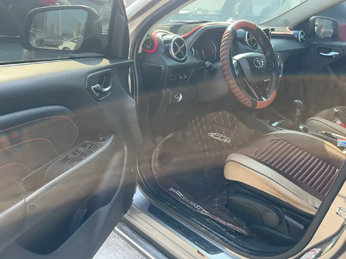 2016 Soueast DX3 1.5L 120HP L4 5MT,autocango,china used car exporter,china ev exporter,chinese used car exporter,chinese used ev exporter