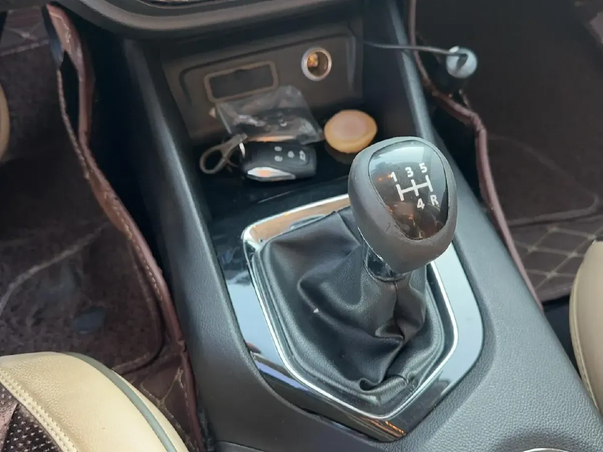 2016 Soueast DX3 1.5L 120HP L4 5MT,autocango,china used car exporter,china ev exporter,chinese used car exporter,chinese used ev exporter