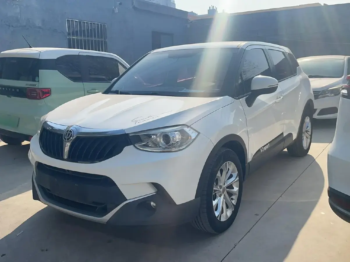 2015 Brilliance Auto V3 1.5L 112HP L4 5MT