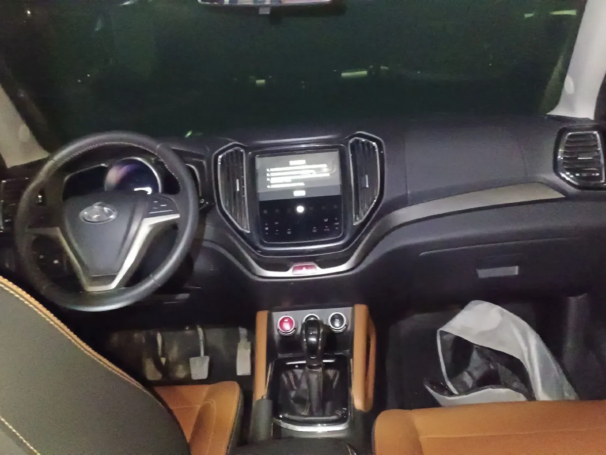 2017 ChangAn Oshan CX70 1.5T 150HP L4 6MT,autocango,china used car exporter,china ev exporter,chinese used car exporter,chinese used ev exporter