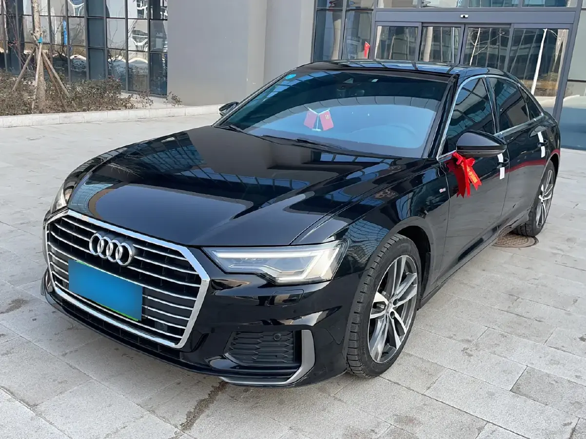 2021 Audi A6L 2.0T 190HP L4 7DCT