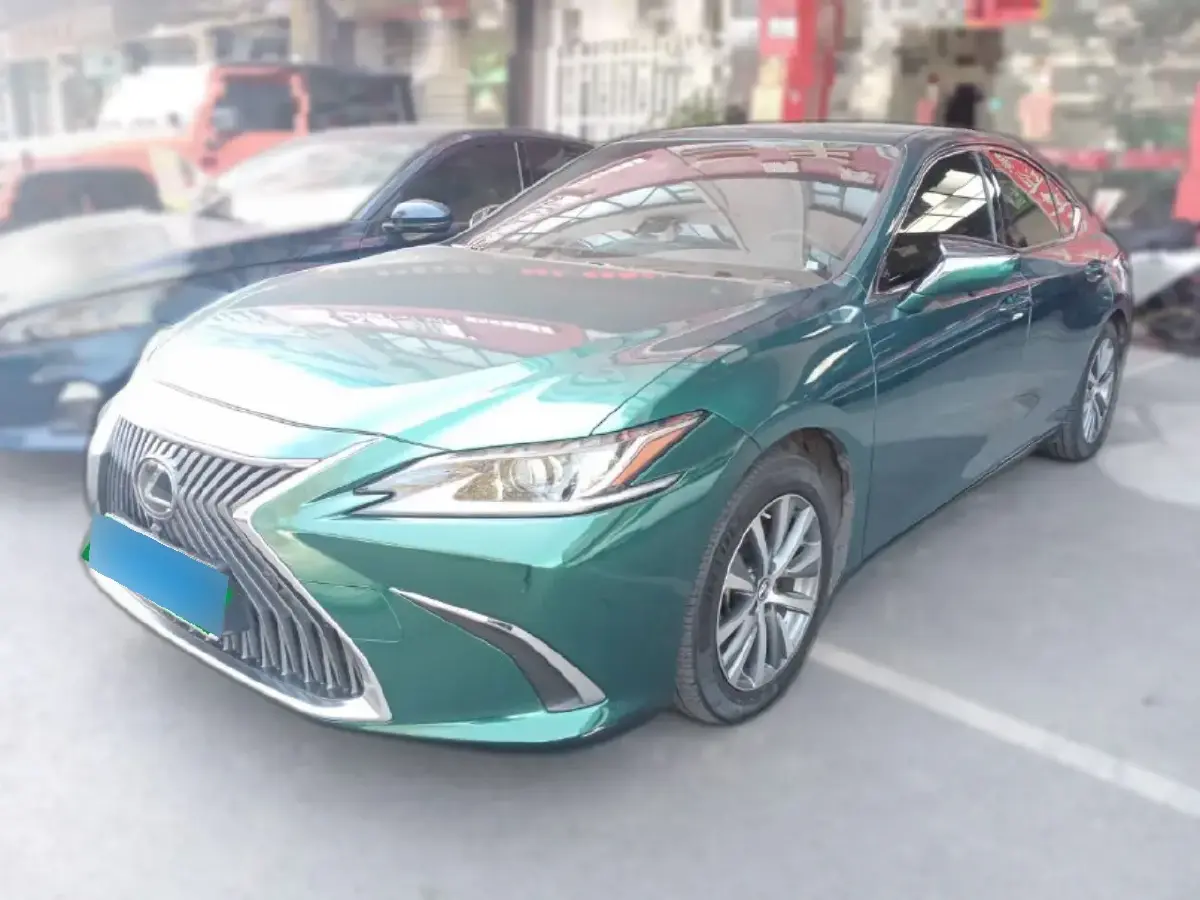 2020 Lexus ES 2.0L 173HP L4 CVT