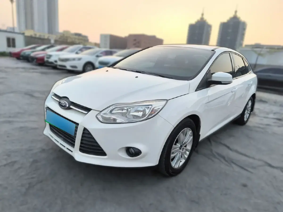2012 Ford Focus 1.6L 125HP L4 6DCT