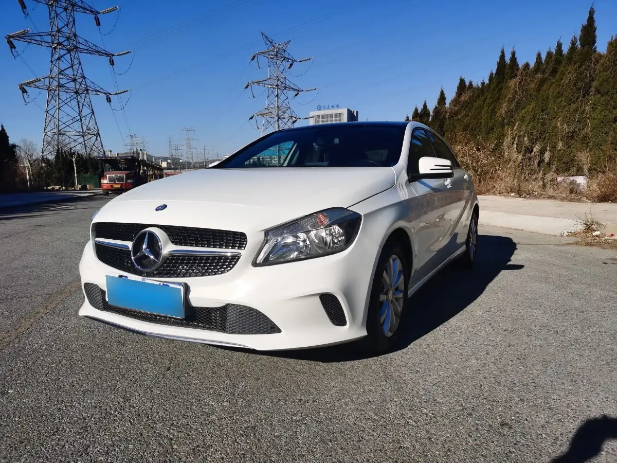 2017 Mercedes-Benz A Class 1.6T 122HP L4 7DCT