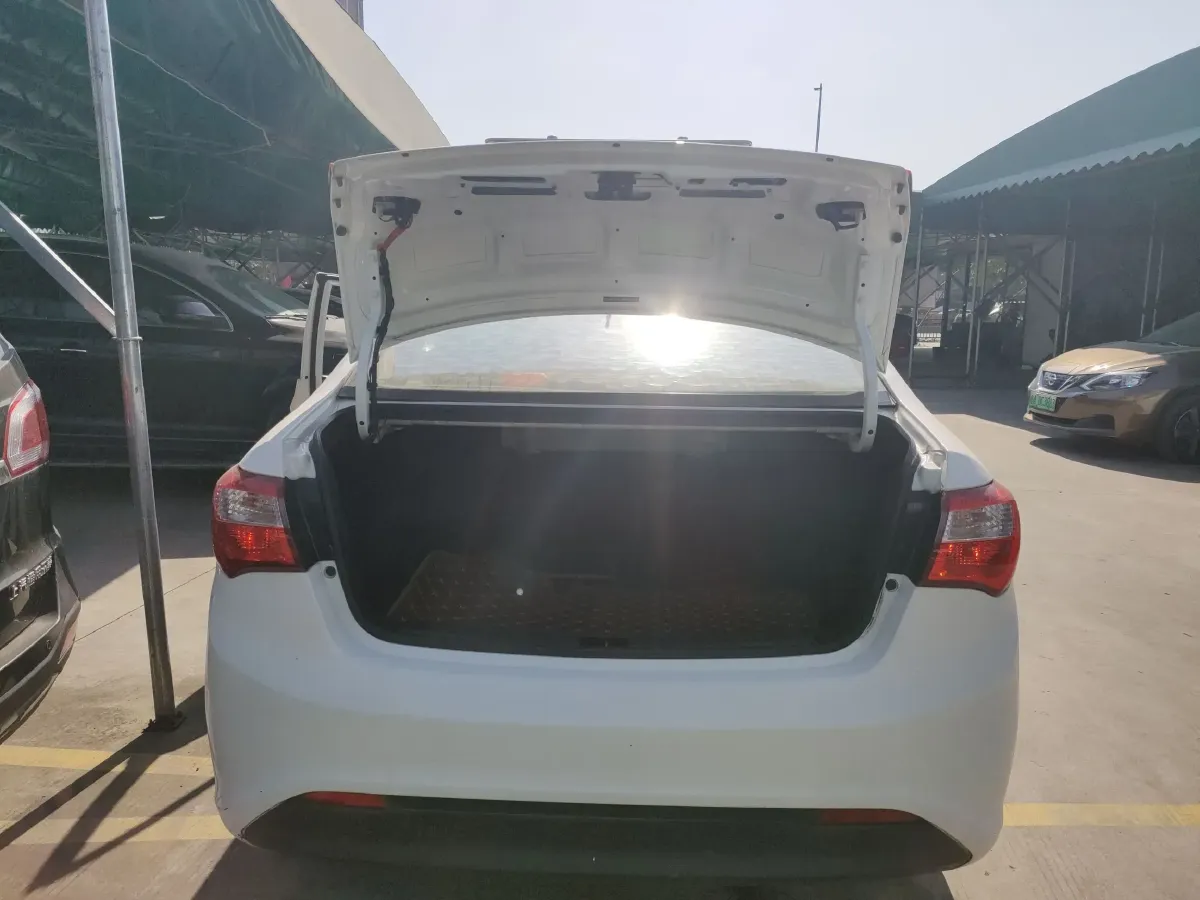 2017 HaiMa M3 1.5L 112HP L4 5MT,autocango,china used car exporter,china ev exporter,chinese used car exporter,chinese used ev exporter