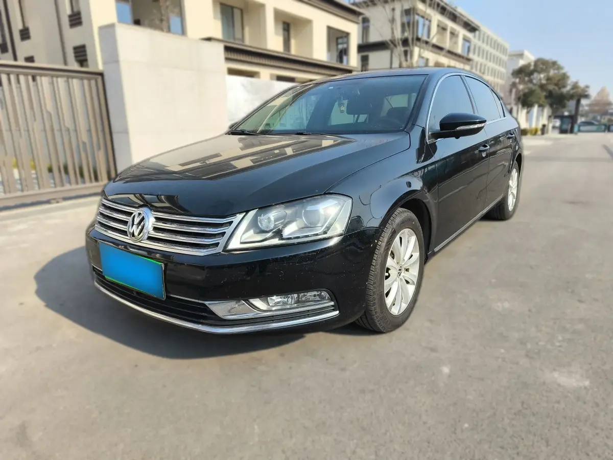 2013 Volkswagen Magotan 2.0T 200HP L4 6DCT