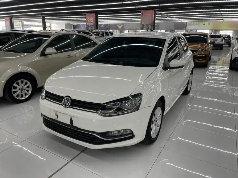 2014 Volkswagen Polo 1.6L 110HP L4 5MT