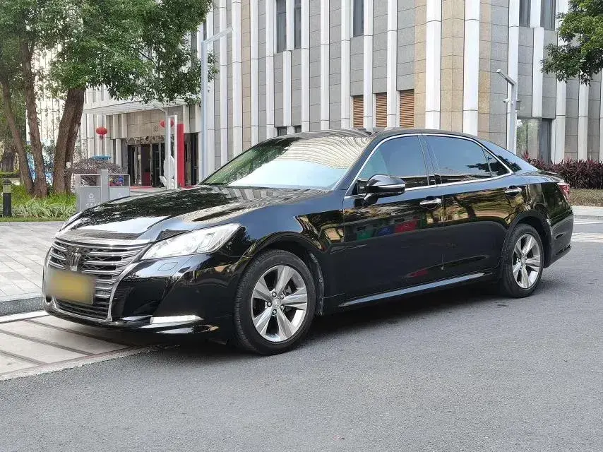 2015 Toyota Crown 2.0T 235HP L4 8AT