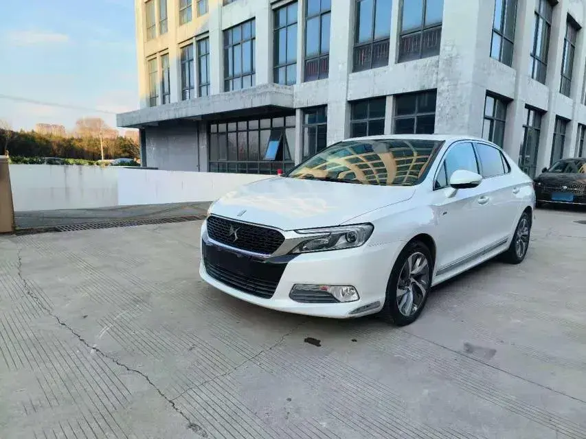 2014 DS 5LS 1.6T 163HP L4 6AT