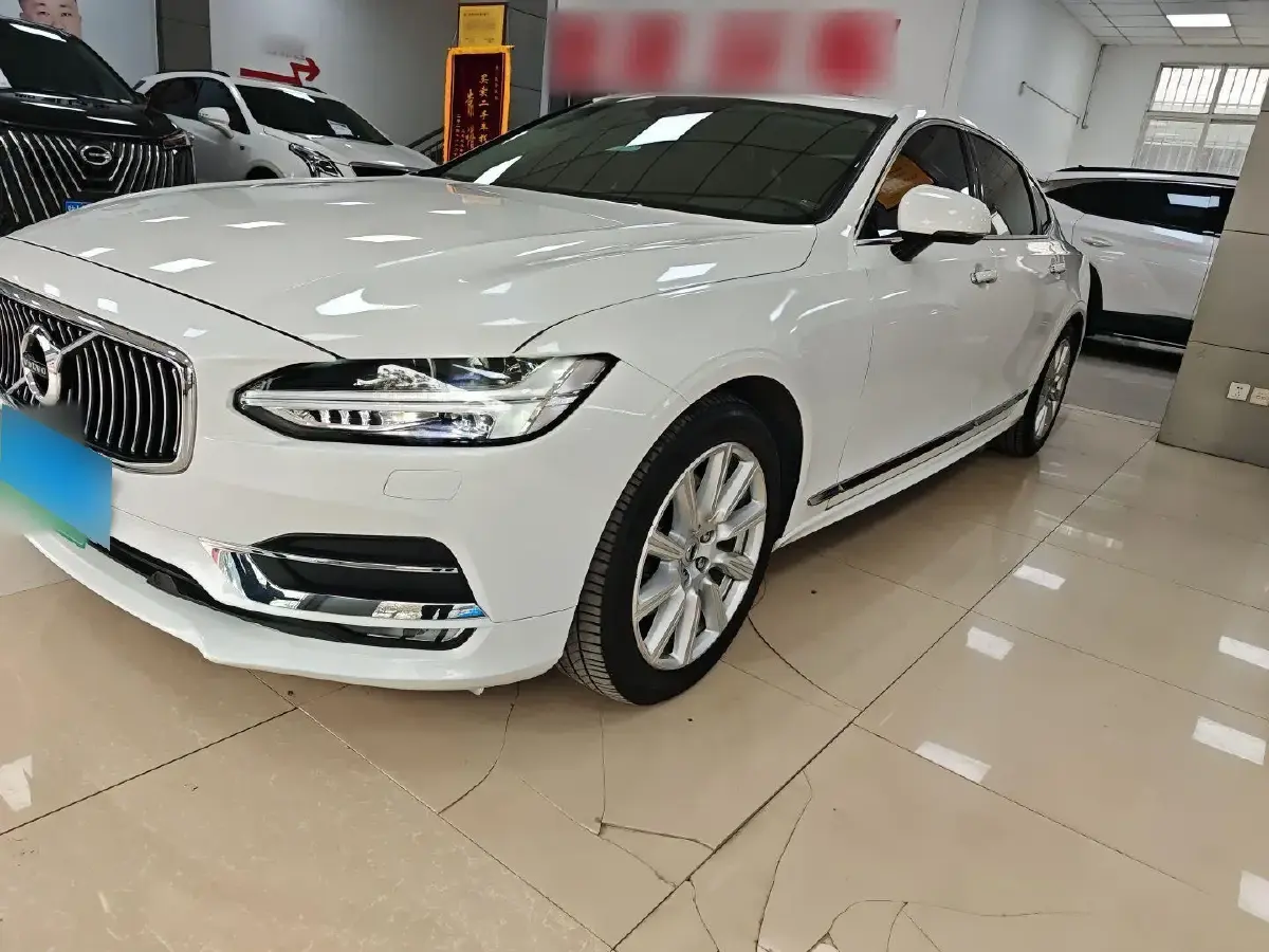 2020 Volvo S90 2.0T 254HP L4 8AT