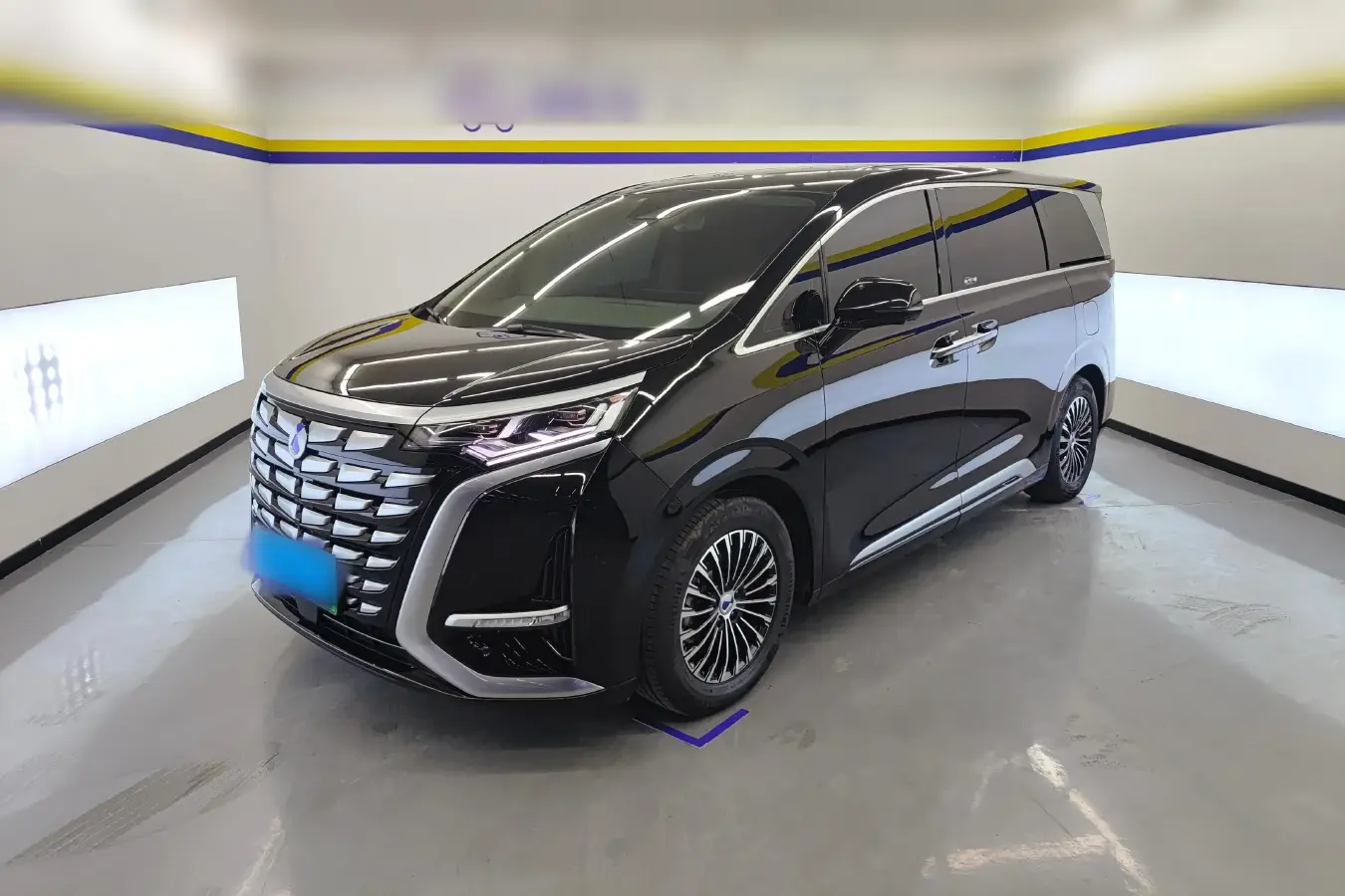 2022 Denza D9 1.5T 139HP L4 E-CVT PHEV 40.06KWH