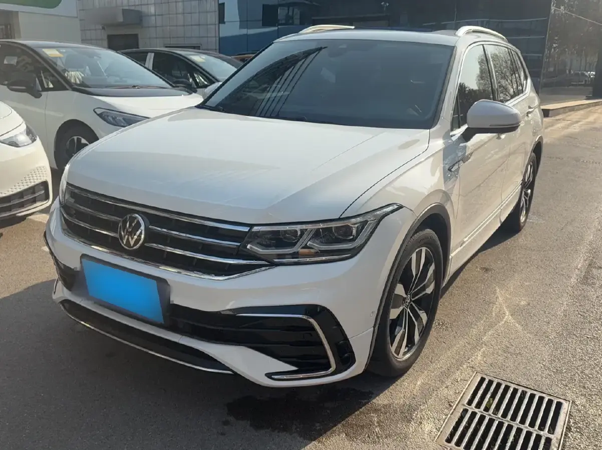 2022 Volkswagen Tiguan L 2.0T 186HP L4 7DCT