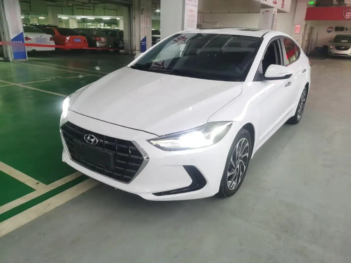 2020 Hyundai Elantra 1.5L 115HP L4 CVT