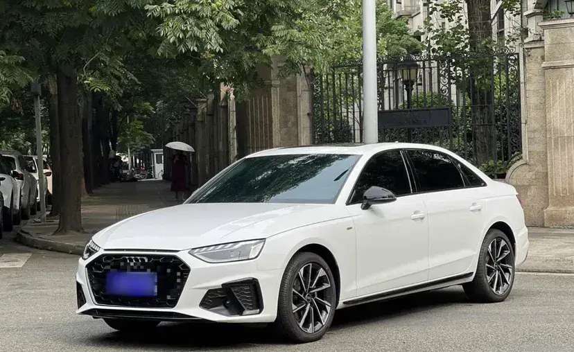 2023 Audi A4L 2.0T 190HP L4 7DCT