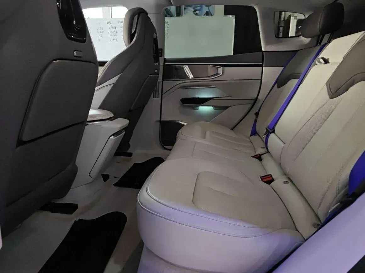 2023 HiPhi Y BEV 76.6KWH,autocango,china used car exporter,china ev exporter,chinese used car exporter,chinese used ev exporter