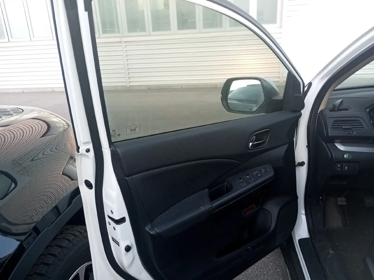 2015 Honda CR-V 2.0L 155HP L4 CVT,autocango,china used car exporter,china ev exporter,chinese used car exporter,chinese used ev exporter