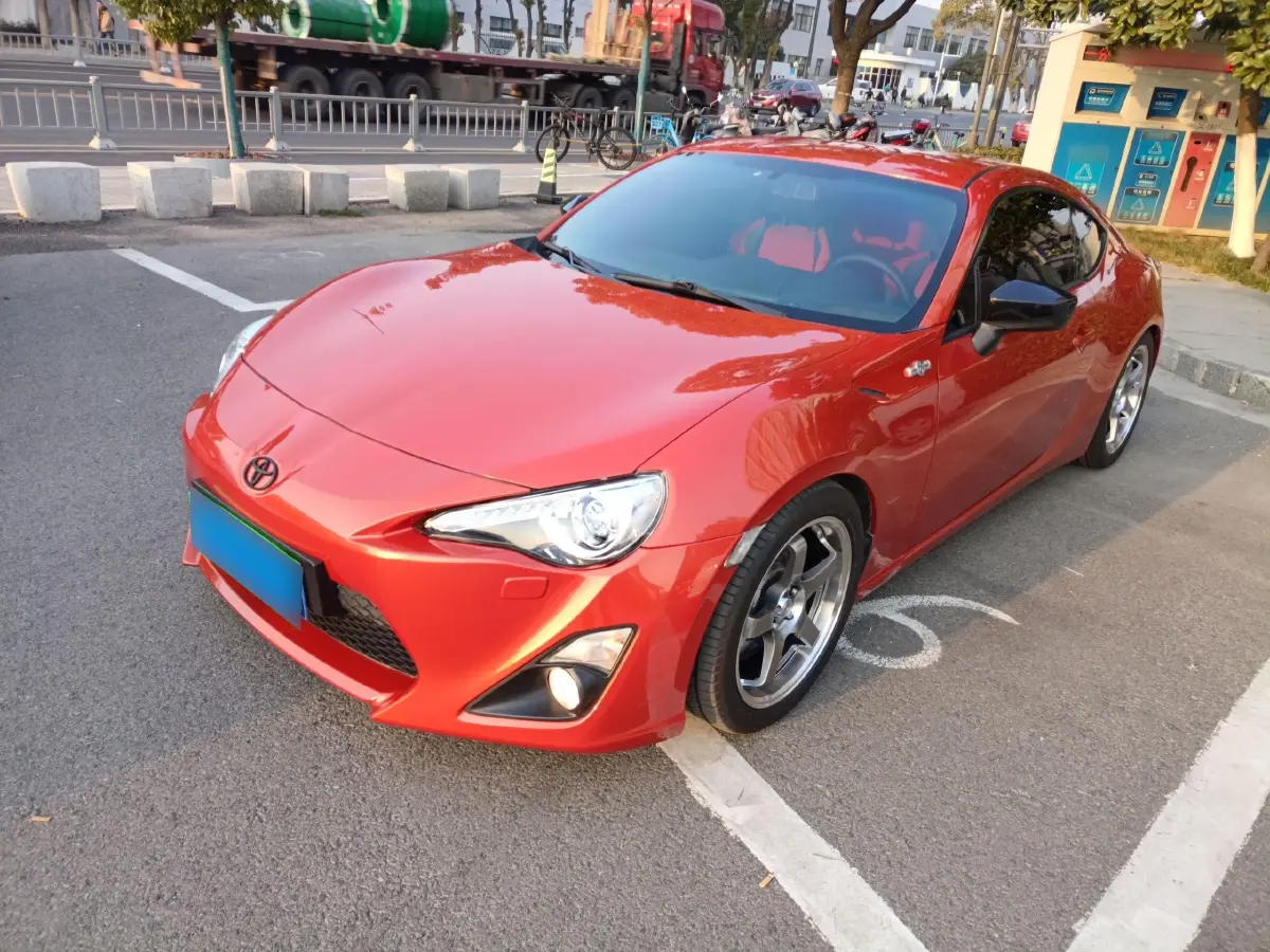 2013 Toyota 86 2.0L 200HP H4 6AT