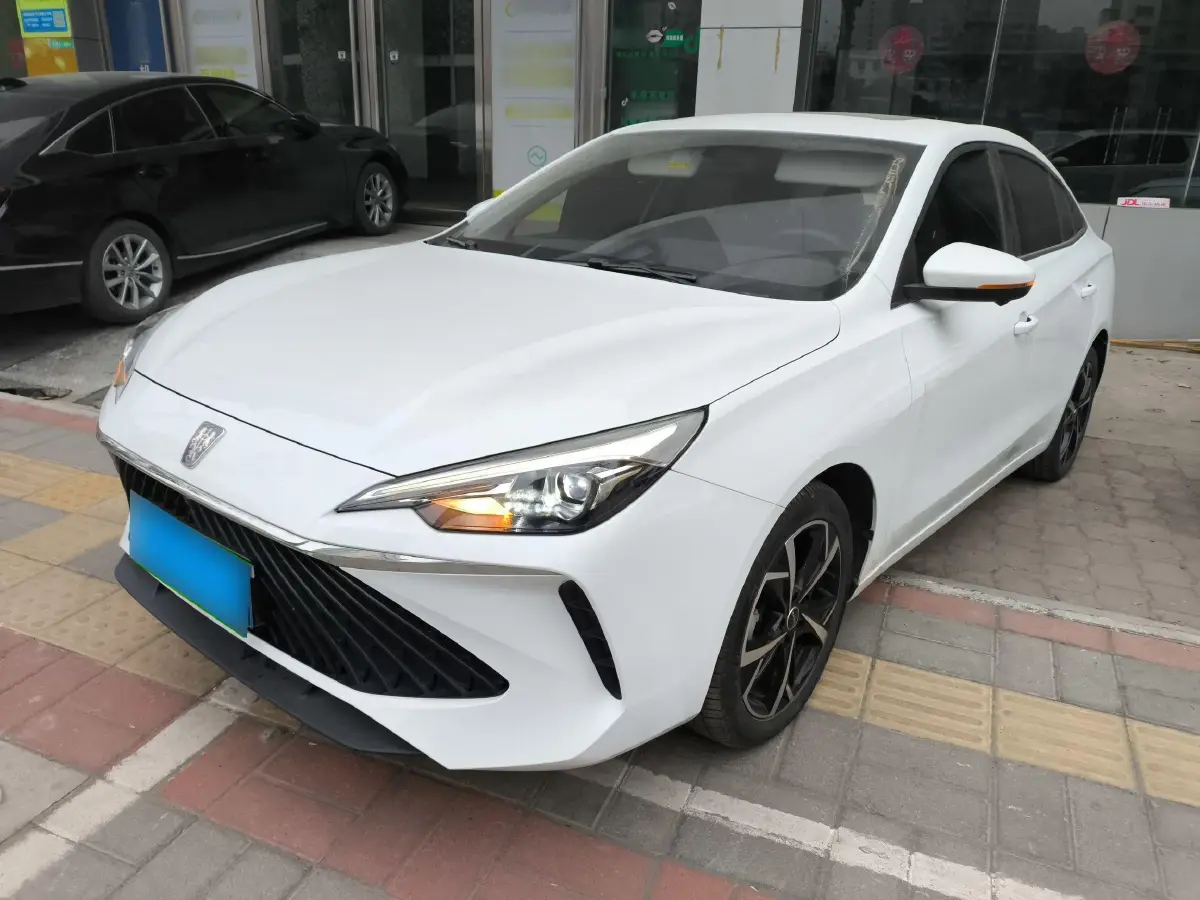 2023 Roewe i5 1.5L 129HP L4 CVT