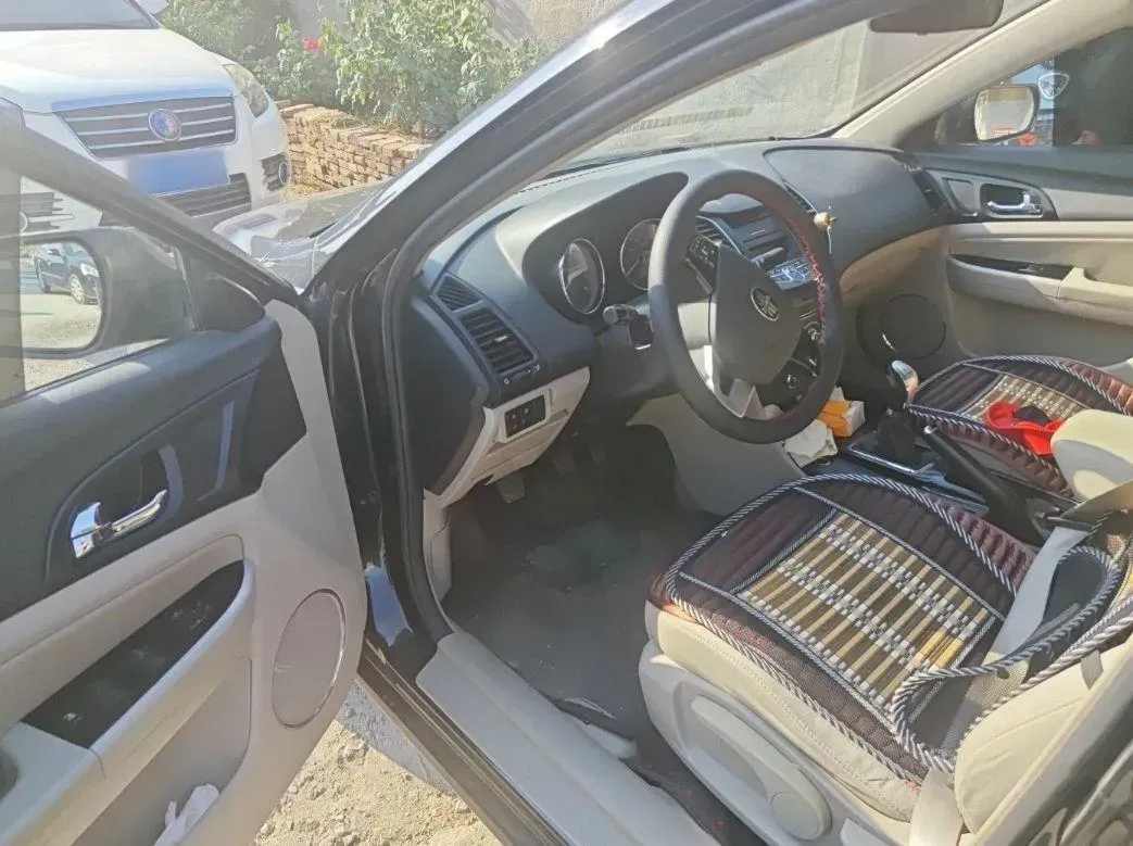 2013 Bestune B50 1.6L 103HP L4 5MT,autocango,china used car exporter,china ev exporter,chinese used car exporter,chinese used ev exporter