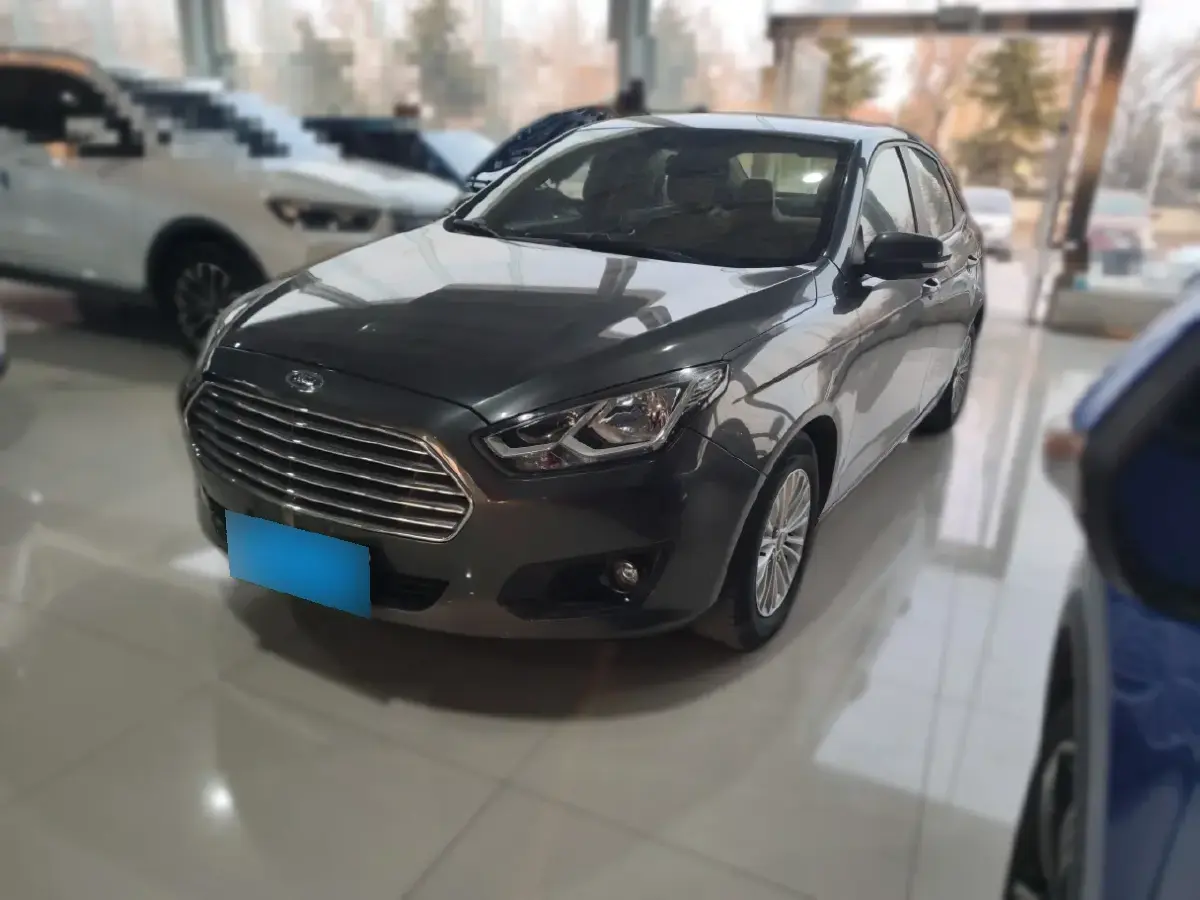 2015 Ford Escort 1.5L 113HP L4 5MT