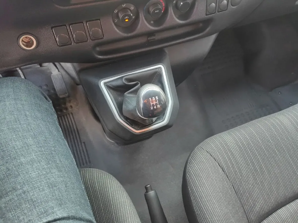 2021 JMC TeShun 2.8T 122HP L4 5MT,autocango,china used car exporter,china ev exporter,chinese used car exporter,chinese used ev exporter