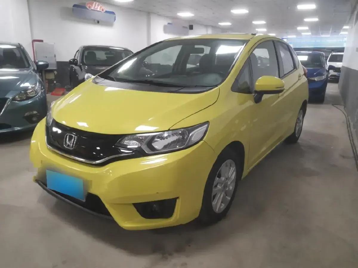 2014 Honda Fit 1.5L 131HP L4 CVT