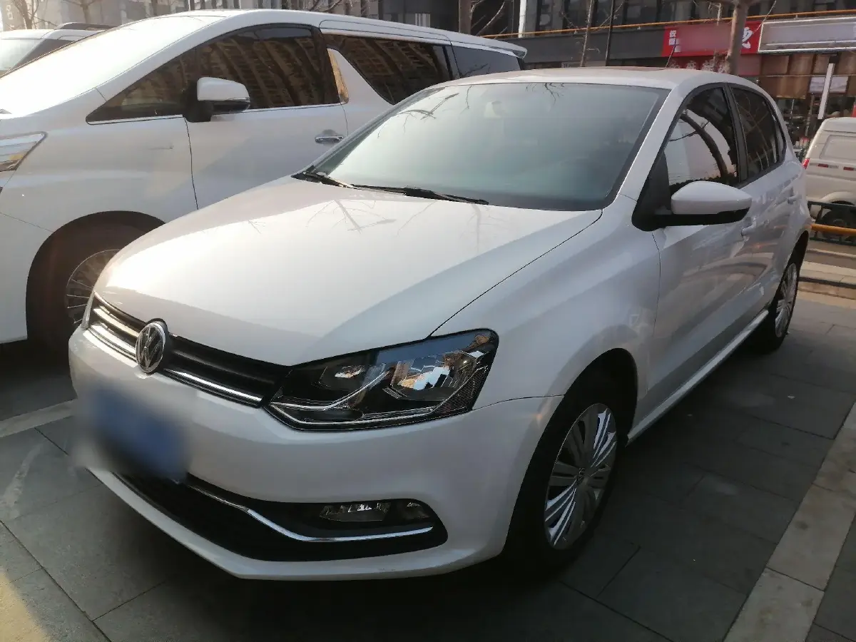 2016 Volkswagen Polo 1.6L 110HP L4 6AT