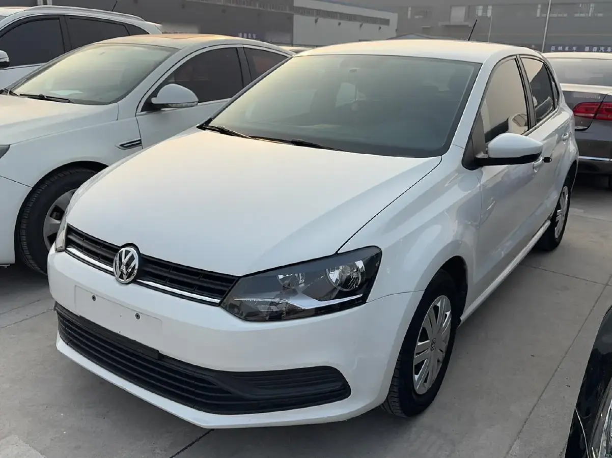 2016 Volkswagen Polo 1.4L 90HP L4 6AT
