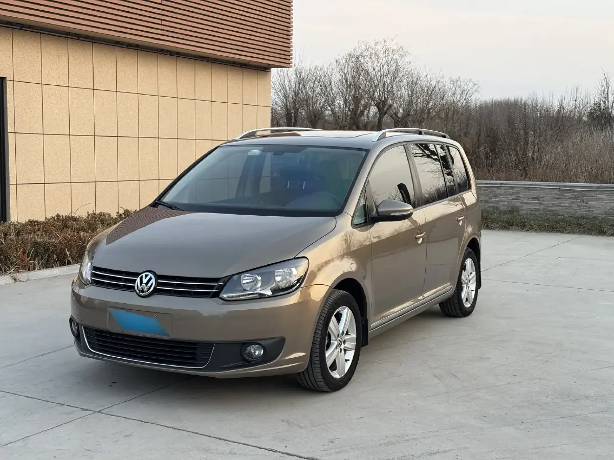 2015 Volkswagen Touran 1.4T 131HP L4 5MT