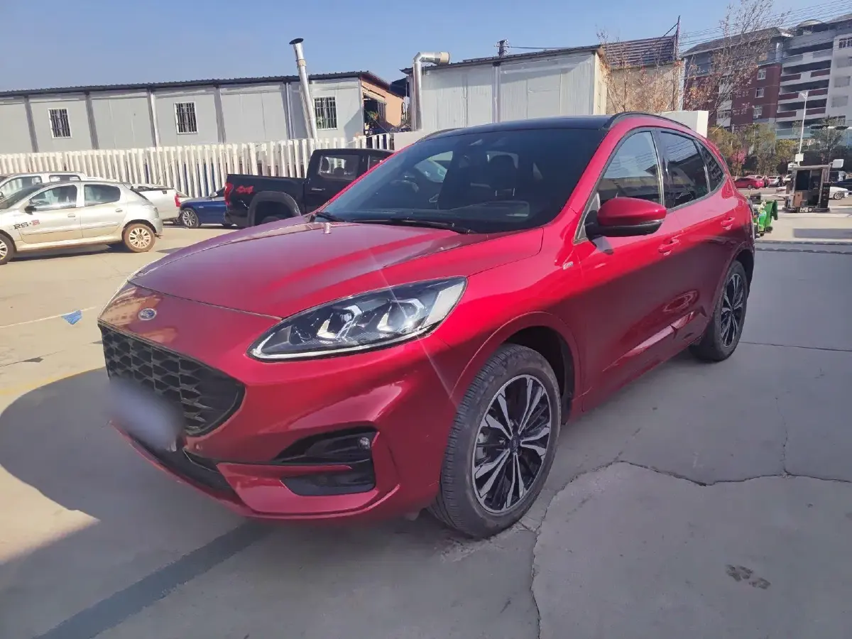 2020 Ford Escape 2.0T 248HP L4 8AT