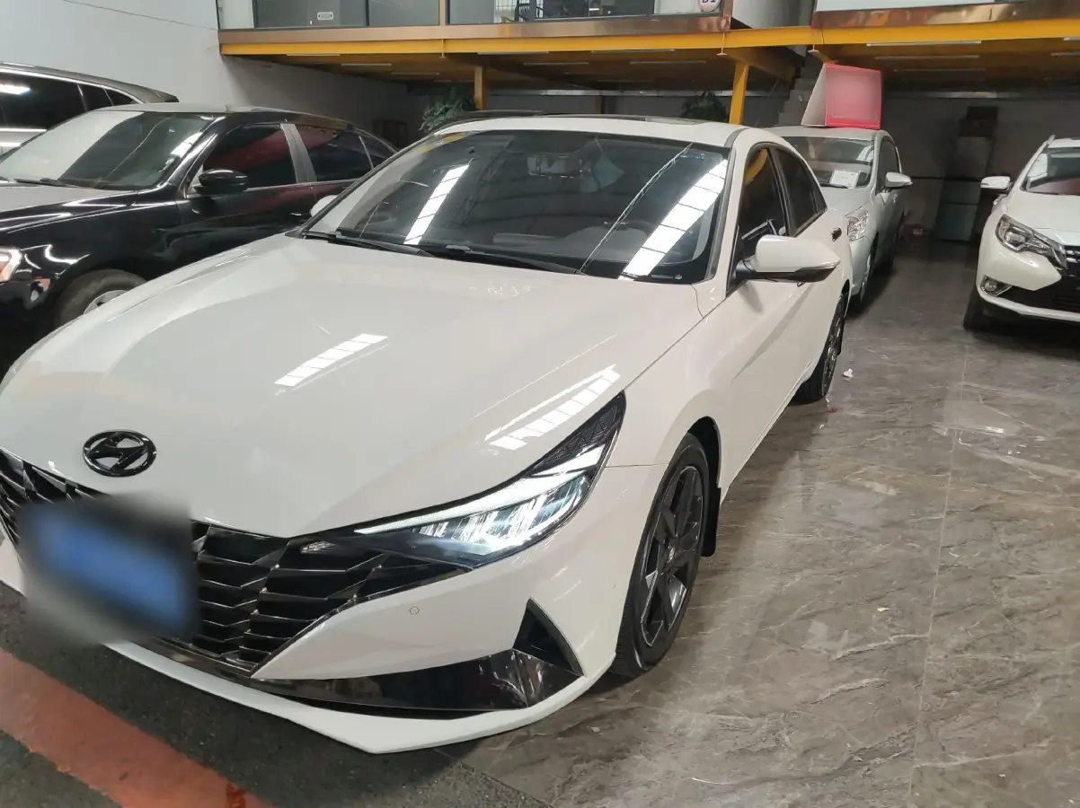 2022 Hyundai Elantra 1.5L 115HP L4 CVT