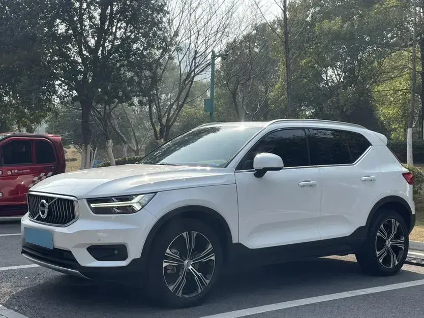 2020 Volvo XC40 2.0T 190HP L4 8AT
