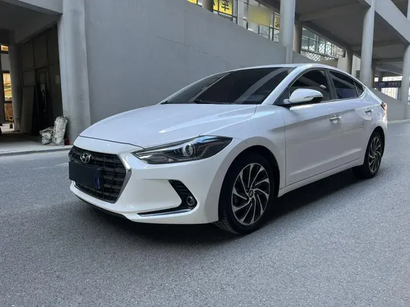 2019 Hyundai Elantra 1.5L 115HP L4 CVT