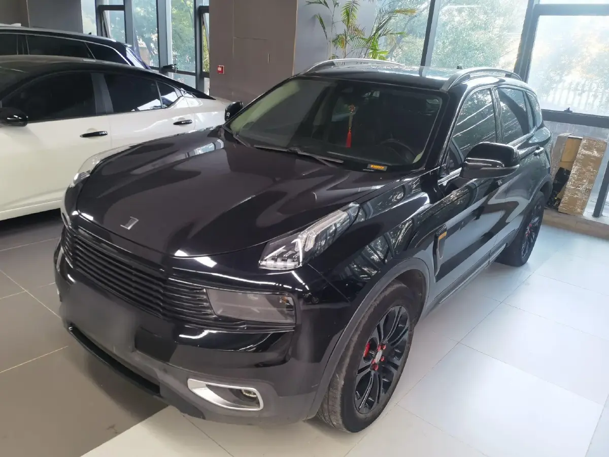 2017 LYNK&CO 01 2.0T 190HP L4 6AT