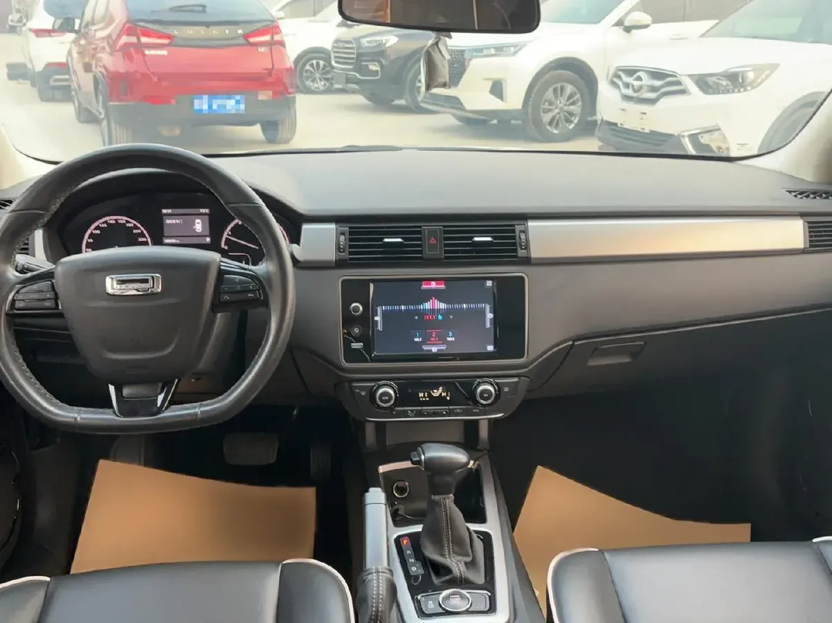 2014 Qoros 3 1.6L 126HP L4 6DCT,autocango,china used car exporter,china ev exporter,chinese used car exporter,chinese used ev exporter