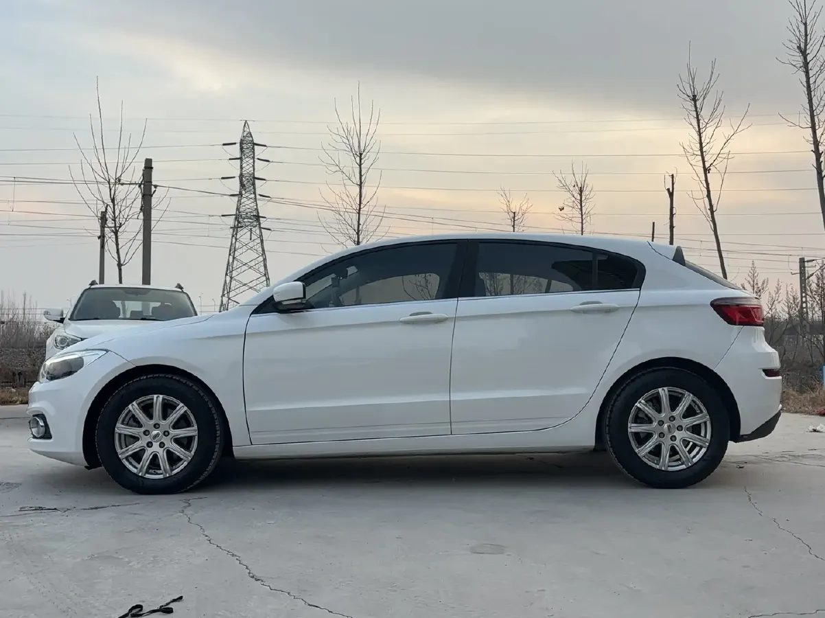 2014 Qoros 3 1.6L 126HP L4 6DCT,autocango,china used car exporter,china ev exporter,chinese used car exporter,chinese used ev exporter