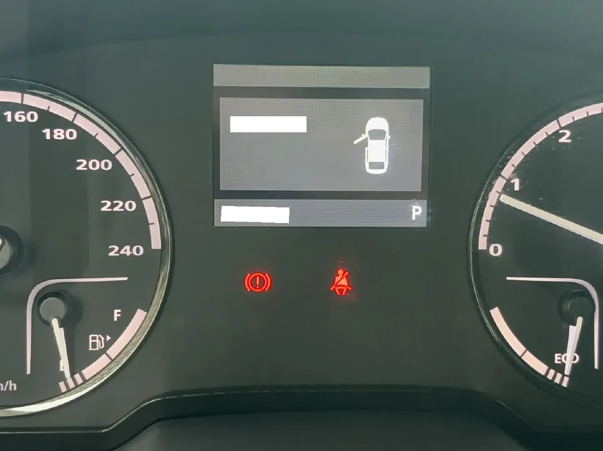 2014 Qoros 3 1.6L 126HP L4 6DCT,autocango,china used car exporter,china ev exporter,chinese used car exporter,chinese used ev exporter