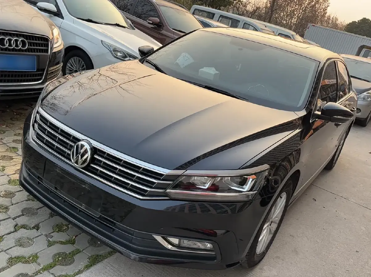 2015 Volkswagen Passat 1.8T 160HP L4 7DCT