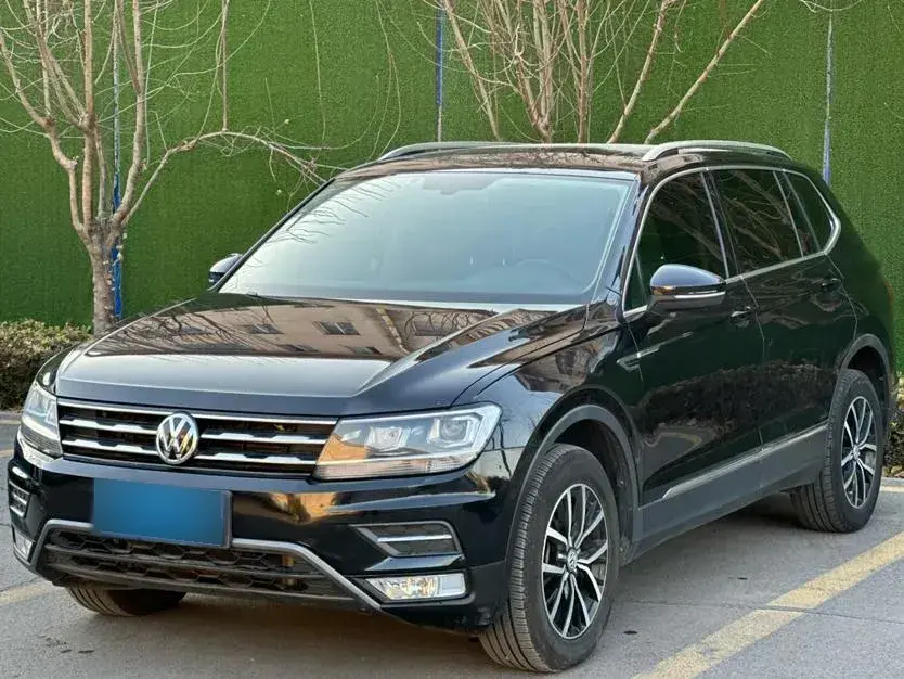 2018 Volkswagen Tiguan L 2.0T 186HP L4 7DCT