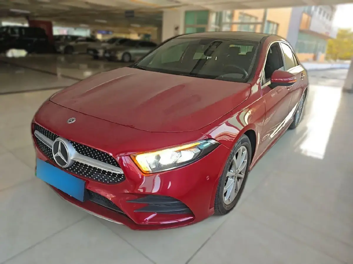 2020 Mercedes-Benz A Class 1.3T 163HP L4 7DCT