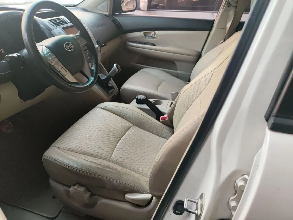 2013 BYD S6 2.0L 140HP L4 5MT,autocango,china used car exporter,china ev exporter,chinese used car exporter,chinese used ev exporter