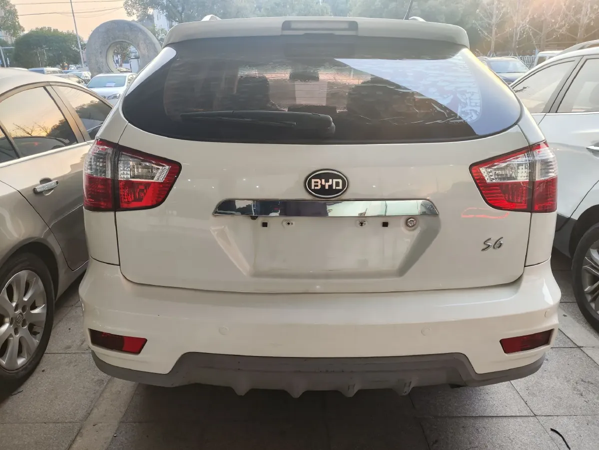 2013 BYD S6 2.0L 140HP L4 5MT,autocango,china used car exporter,china ev exporter,chinese used car exporter,chinese used ev exporter