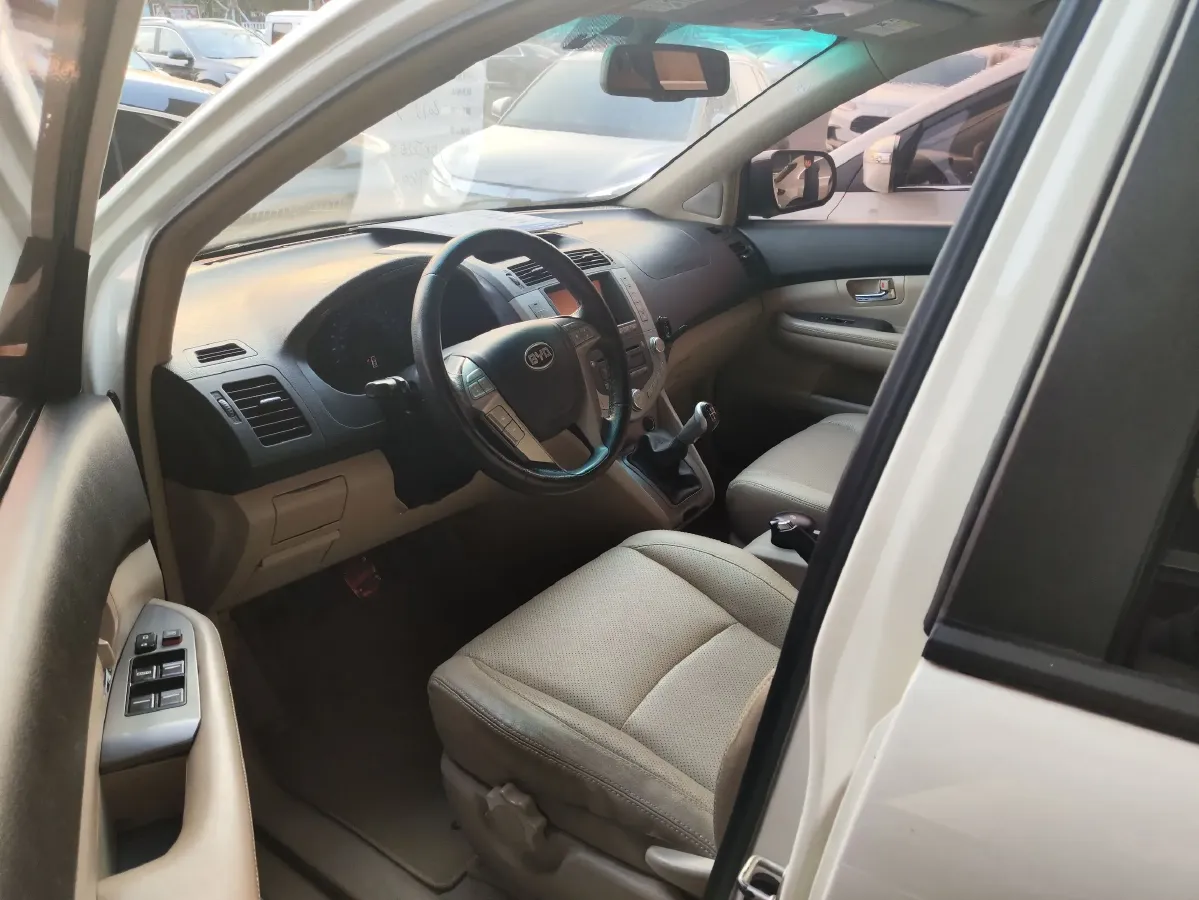 2013 BYD S6 2.0L 140HP L4 5MT,autocango,china used car exporter,china ev exporter,chinese used car exporter,chinese used ev exporter