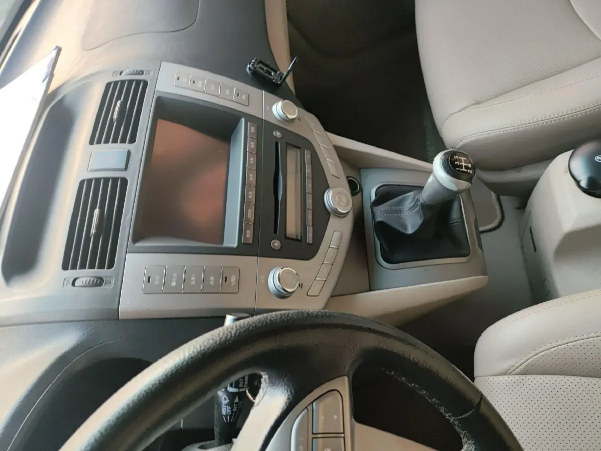 2013 BYD S6 2.0L 140HP L4 5MT,autocango,china used car exporter,china ev exporter,chinese used car exporter,chinese used ev exporter