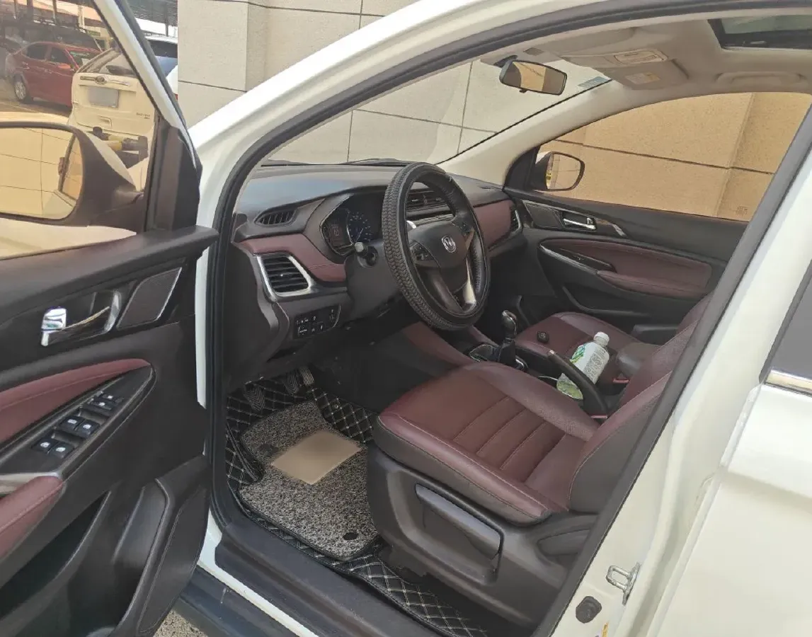 2017 ChangAn Linmax 1.6L 125HP L4 5MT,autocango,china used car exporter,china ev exporter,chinese used car exporter,chinese used ev exporter