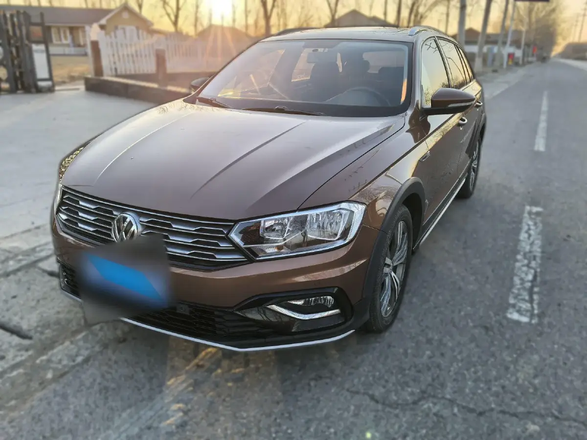 2017 Volkswagen C-Trek 1.4T 131HP L4 7DCT
